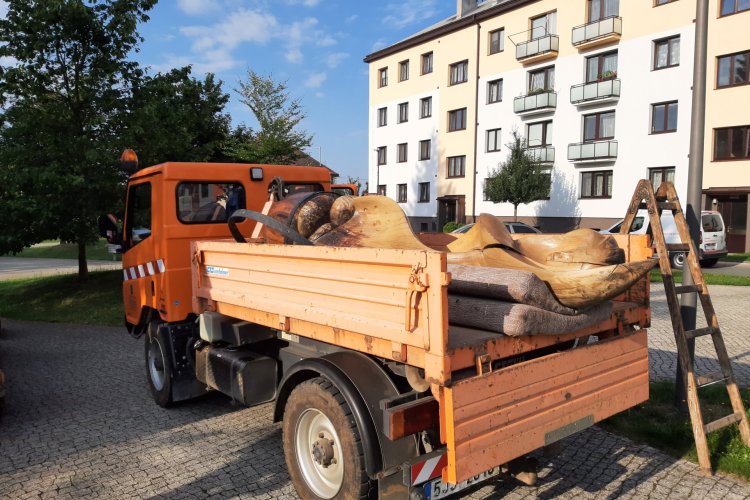 Socha Doubravy byla odvezena na opravu