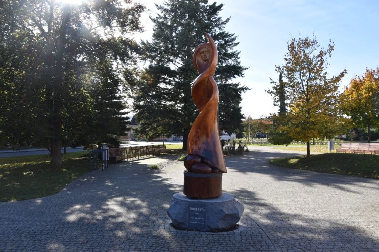 Opravená socha Doubravy opět zdobí ždírecké náměstí