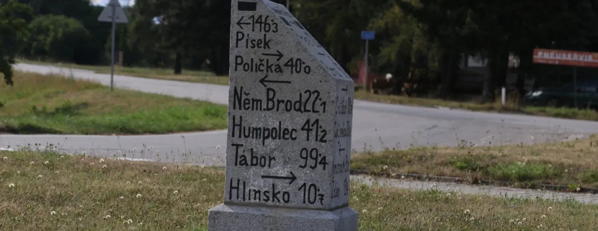 8581